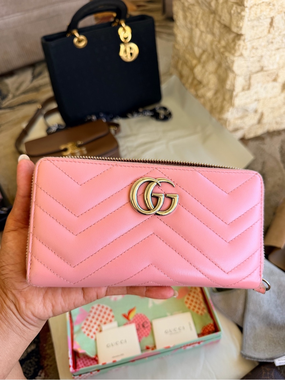 Gucci GG Long Zippy Wallet - Picture 2 of 12